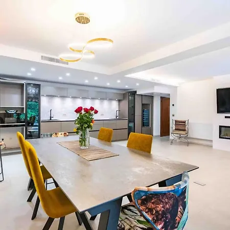 2rue With Private Pool - Beachfront Herberg
